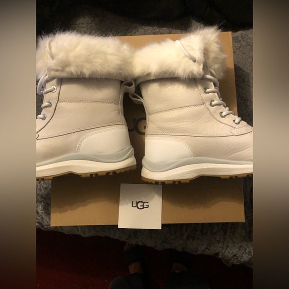 ❌UGG super rhtf size 8.5 in perfect condition No offers or reduced shipping - Picture 4 of 7